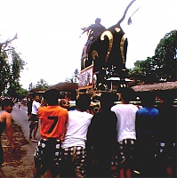 Dateiname=bali40_r.jpg
Dateigröße=704KB
Abmessungen: 1267x1269
hinzugefügt am: 02. Juni 2021 bali40_r.jpg