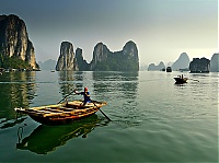 Halong_Bay_03.jpg