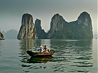 Halong_Bay_04.jpg