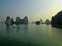 Halong_Bay_07.jpg