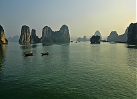 Halong_Bay_08.jpg