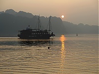 Halong_Bay_11.jpg