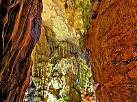 Halongbay_cave_2.jpg