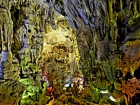 Halongbay_cave_4.jpg