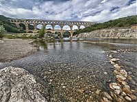 Pont_du_Gard_03.jpg