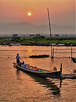 Dateiname=InleLake_61.jpg
Dateigröße=445KB
Abmessungen: 769x1024
hinzugefügt am: 08. Juni 2018 InleLake_61.jpg