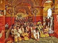 Mandalay_08_Mahamuni_Pagoda.jpg