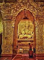 Mandalay_09_Mahamuni_Pagoda.jpg