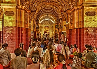 Mandalay_10_Mahamuni_Pagoda.jpg