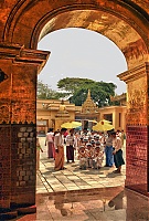 Mandalay_15_Mahamuni_Pagoda.jpg