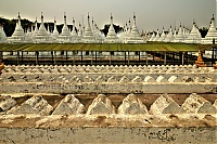 Mandalay_23_Kuthodaw_Pagoda.jpg