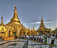 Dateiname=Shwedagon_Pagoda_12.jpg
Dateigröße=331KB
Abmessungen: 1024x854
hinzugefügt am: 08. Juni 2018 Shwedagon_Pagoda_12.jpg