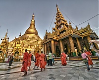 Shwedagon_Pagoda_14.jpg