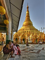 Shwedagon_Pagoda_16.jpg