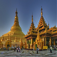 Shwedagon_Pagoda_18.jpg