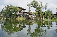 225_Burma_Inle_Lake_ji.jpg