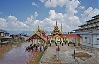 232_Burma_Inle_Lake_ji.jpg