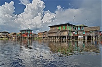 550_Burma_Inle_Lake_ji.jpg