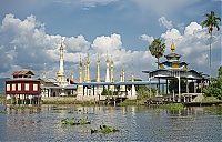 577_Burma_Inle_Lake_ji.jpg