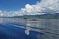 685a_Burma_Inle_Lake_ji.jpg