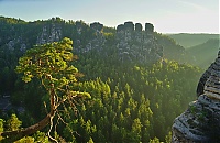 Dateiname=Elbsandsteingebirge_060_ji.jpg
Dateigröße=629KB
Abmessungen: 1600x1041
hinzugefügt am: 28. Dezember 2020 Elbsandsteingebirge_060_ji.jpg